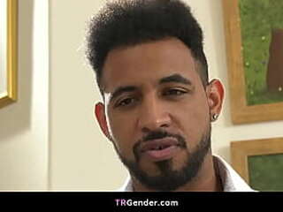 blon shemale big ass fucked in the pool