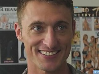 ts alisia rae on a glory hole with a guy