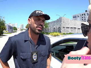 bootylicious trans beauty bareback rides in this kinky duo