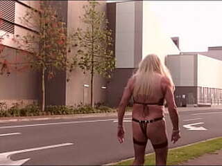 sissyslutbecky kinky leather in pubilc