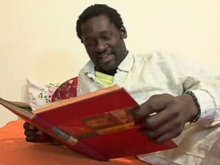 naughty shemale giorgia star pissing in the shower