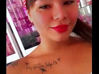 blonde shemale model kelly gives shaiane a pussy fucking