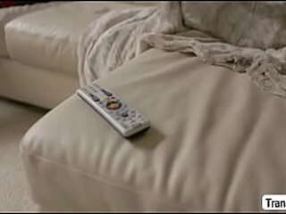 transbabe gets her shecock suck by dude