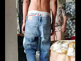 chubby girl gets pumped by t-girl on sofa