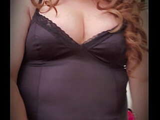 sexy shemale leticia le farias runs a fucking machine in her butt