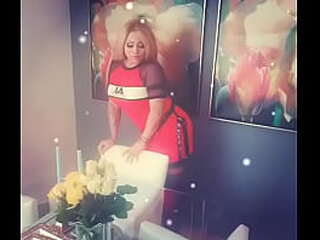 t-girl lexxie chantilly shows off feet in stockings