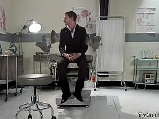 gorgeous shemale doctor anal fucks guy